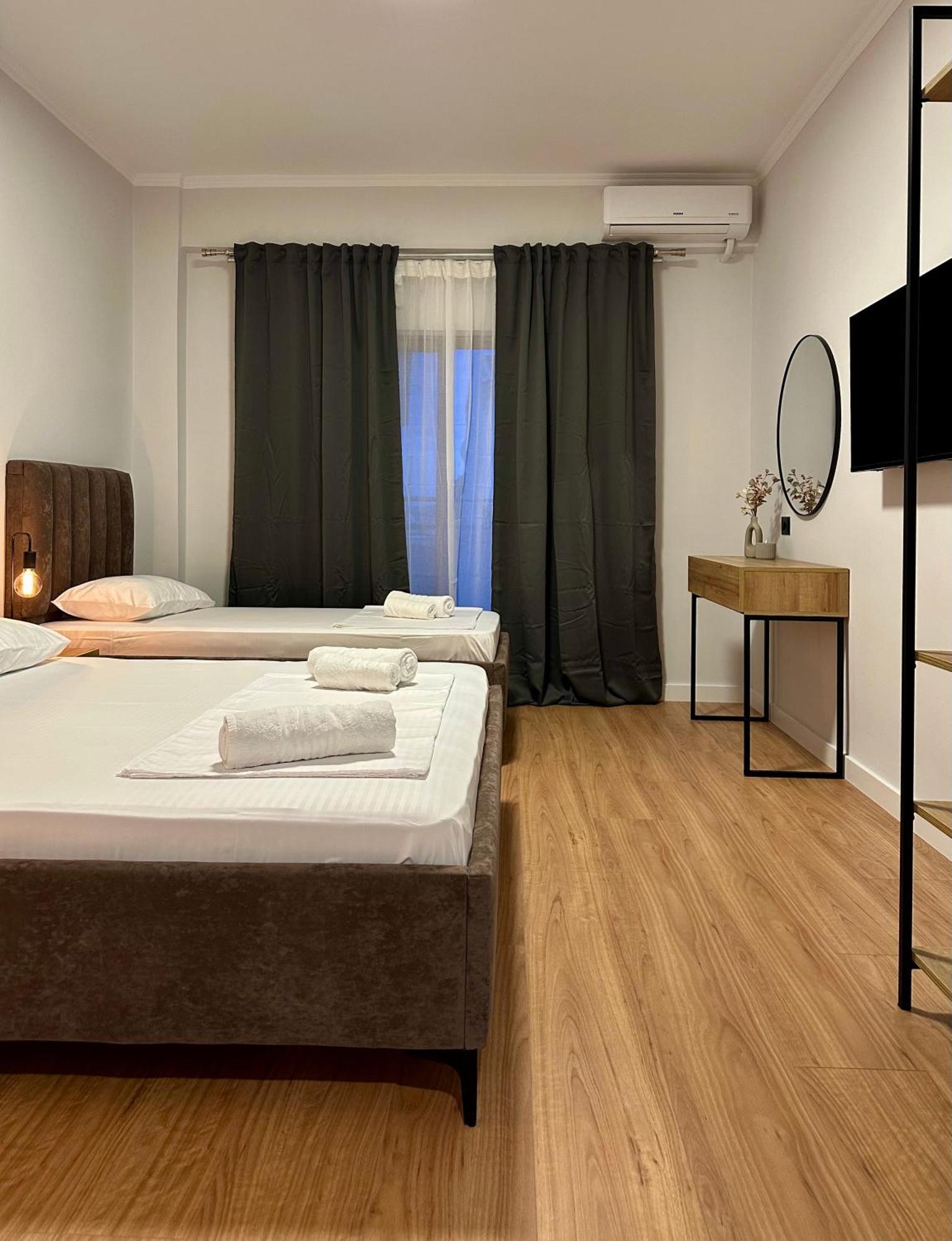 Lidia Apartments Sarandë エクステリア 写真