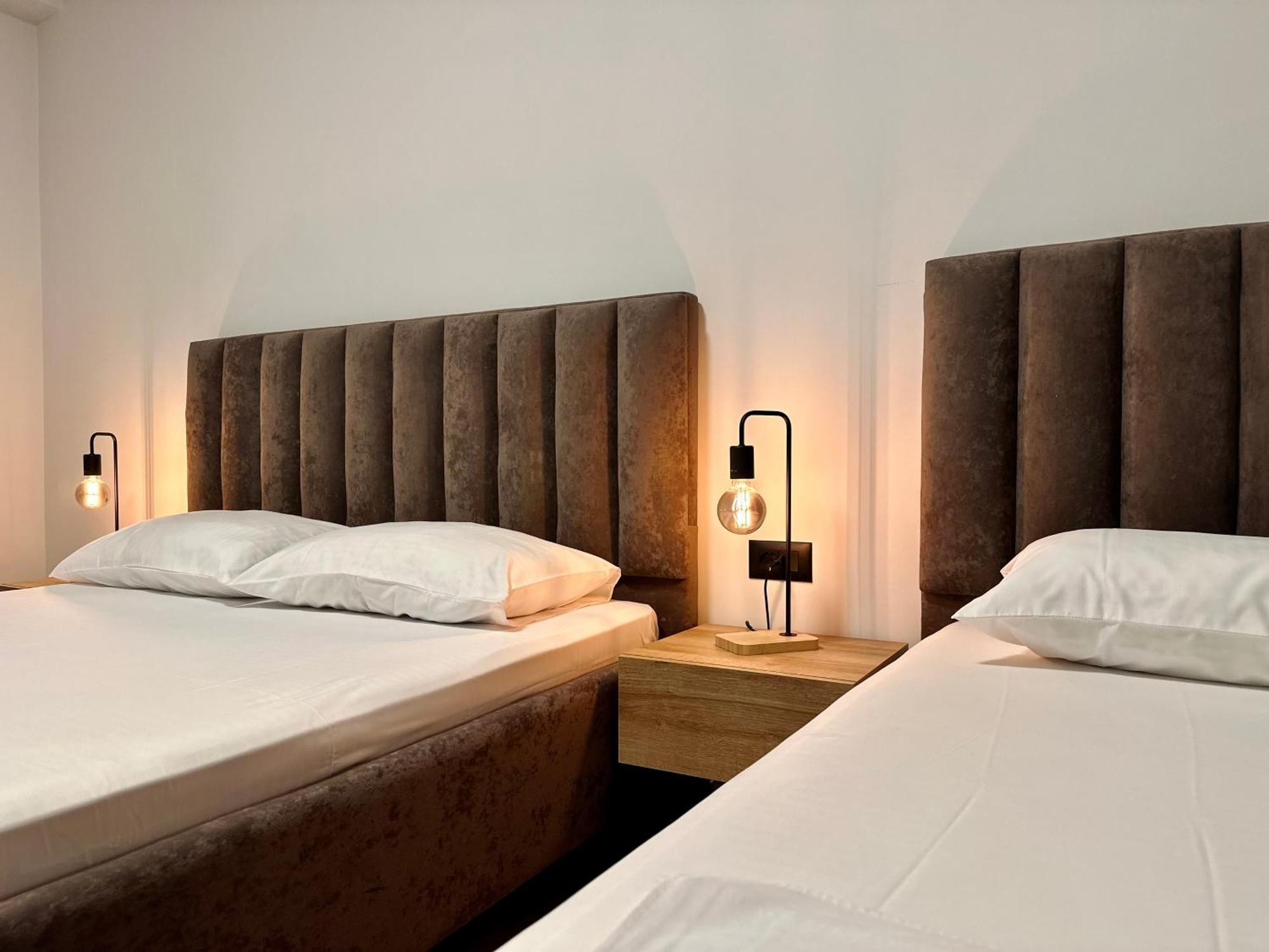 Lidia Apartments Sarandë エクステリア 写真