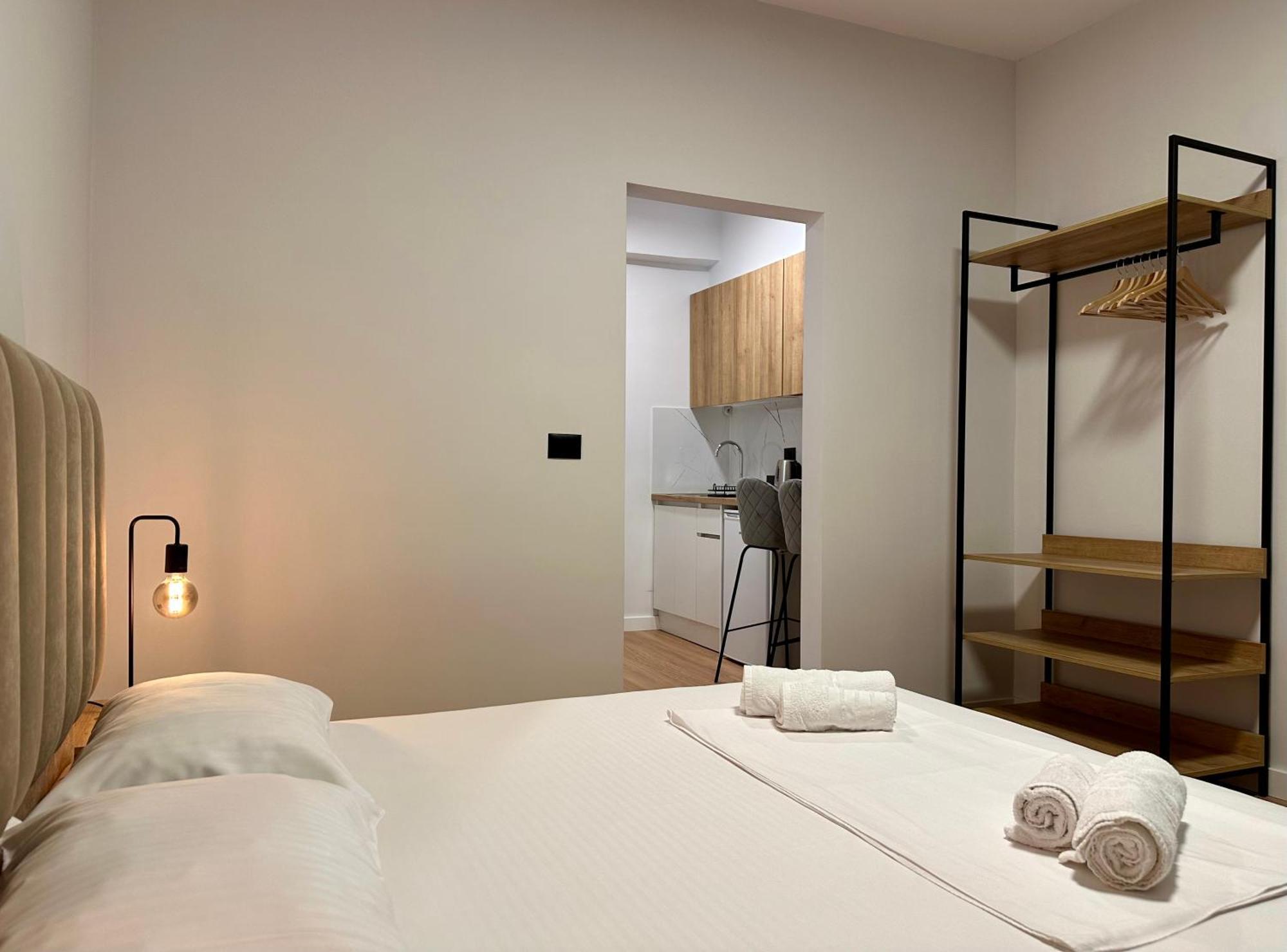 Lidia Apartments Sarandë エクステリア 写真