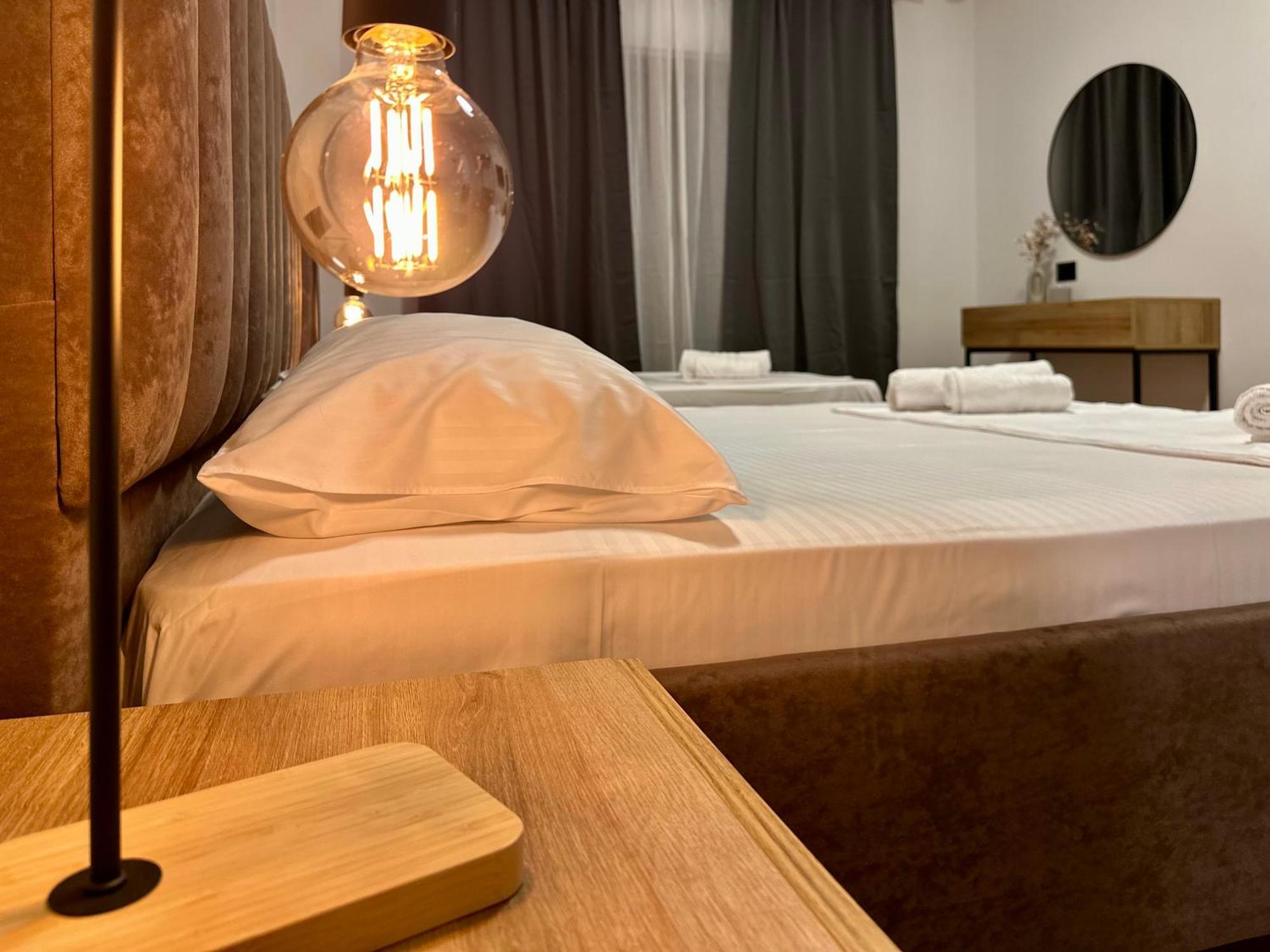 Lidia Apartments Sarandë エクステリア 写真