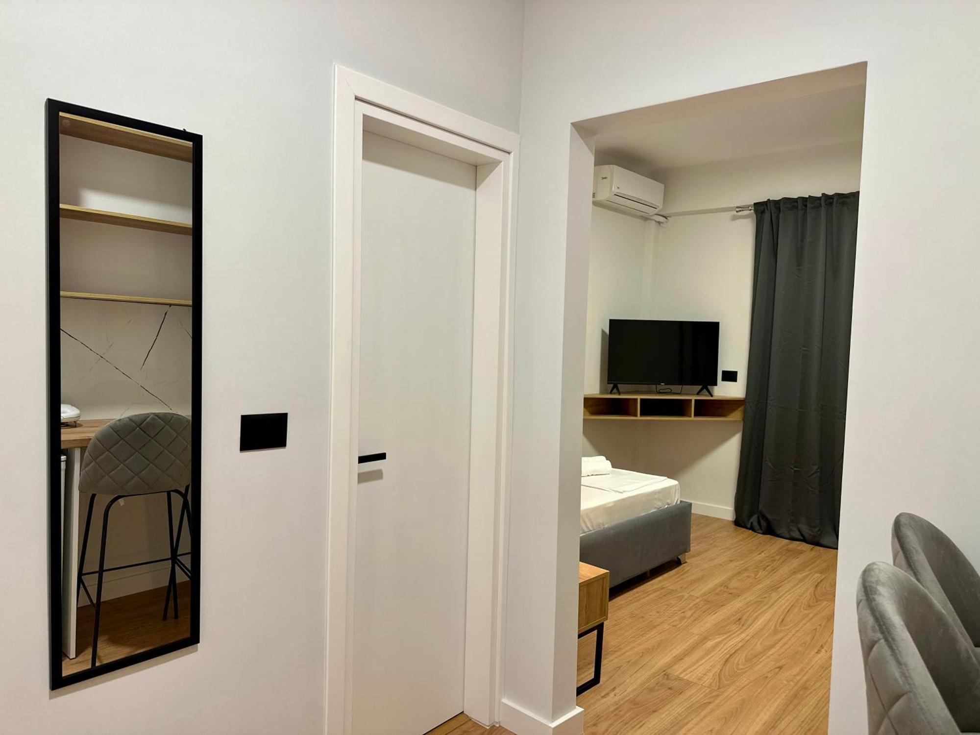 Lidia Apartments Sarandë エクステリア 写真