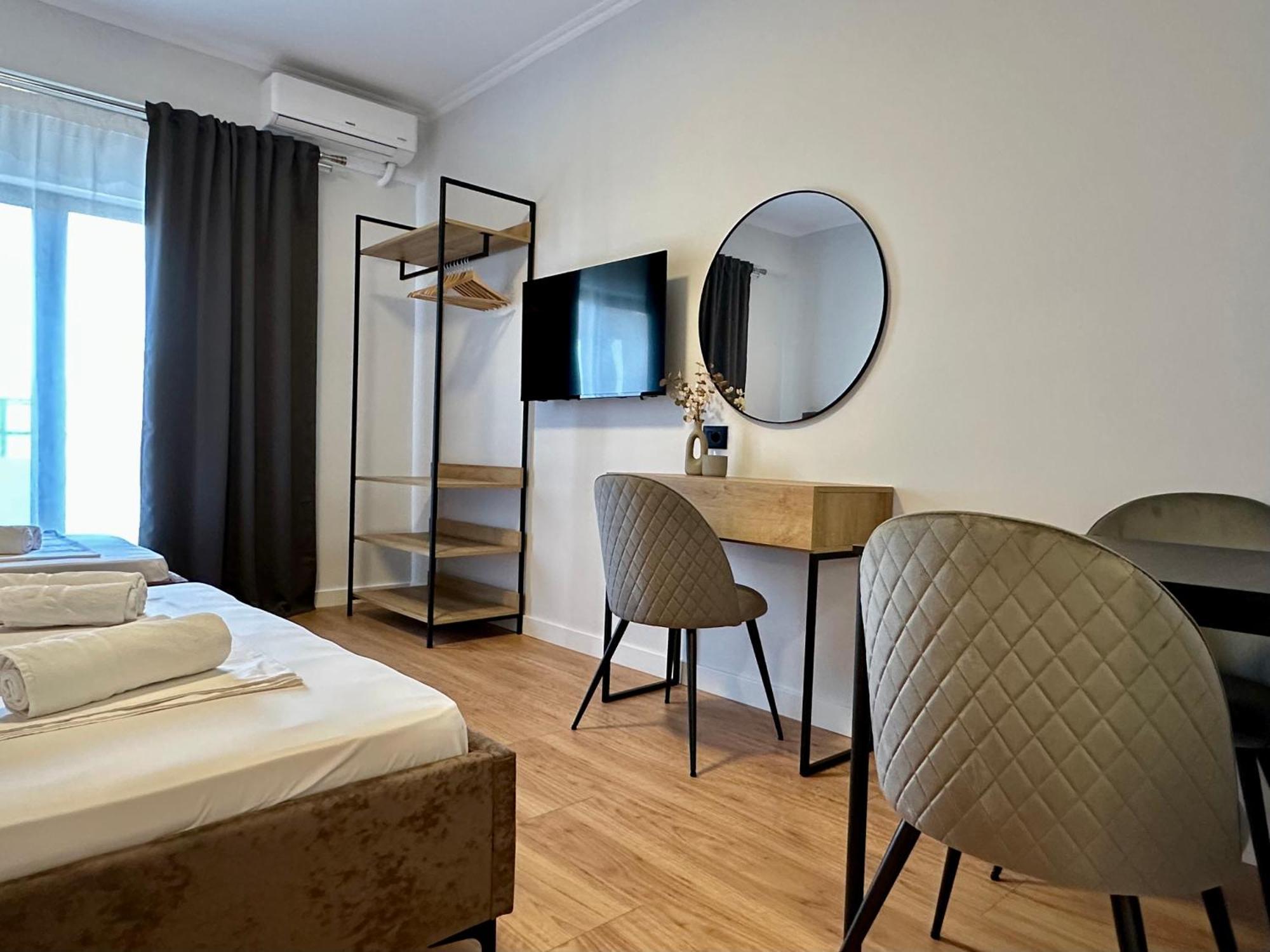 Lidia Apartments Sarandë エクステリア 写真