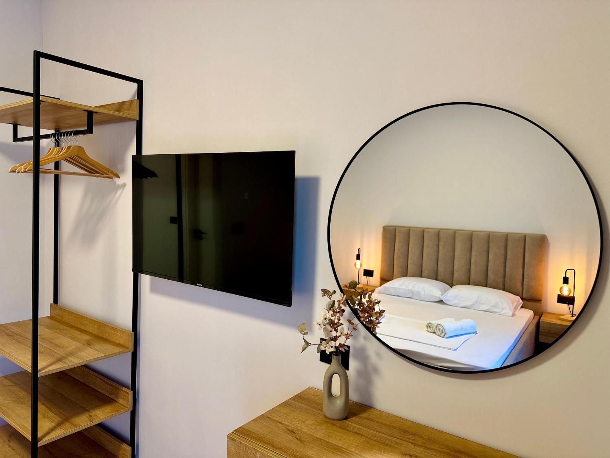 Lidia Apartments Sarandë エクステリア 写真